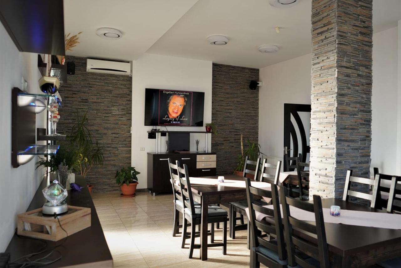 Indeep Club Otel Cumpăna Dış mekan fotoğraf