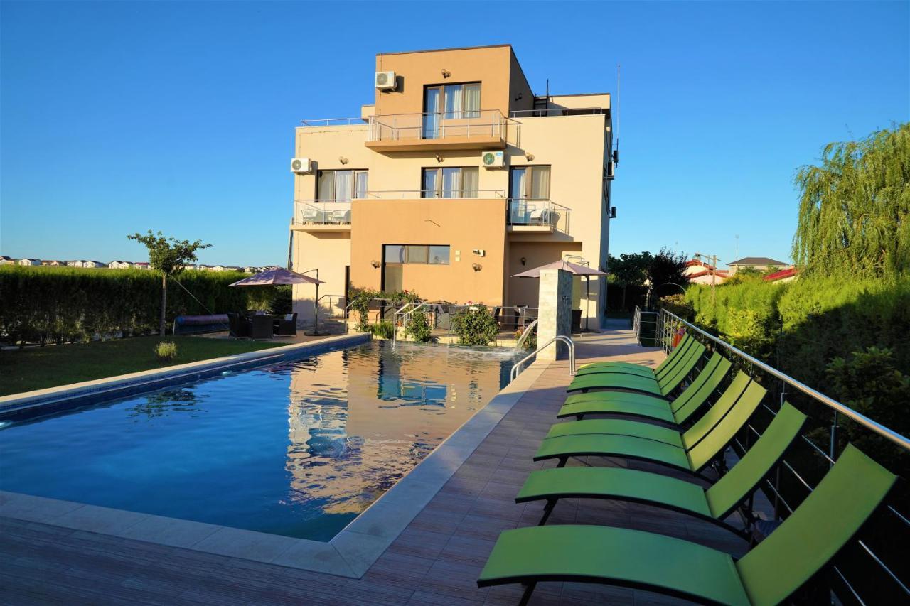 Indeep Club Otel Cumpăna Dış mekan fotoğraf