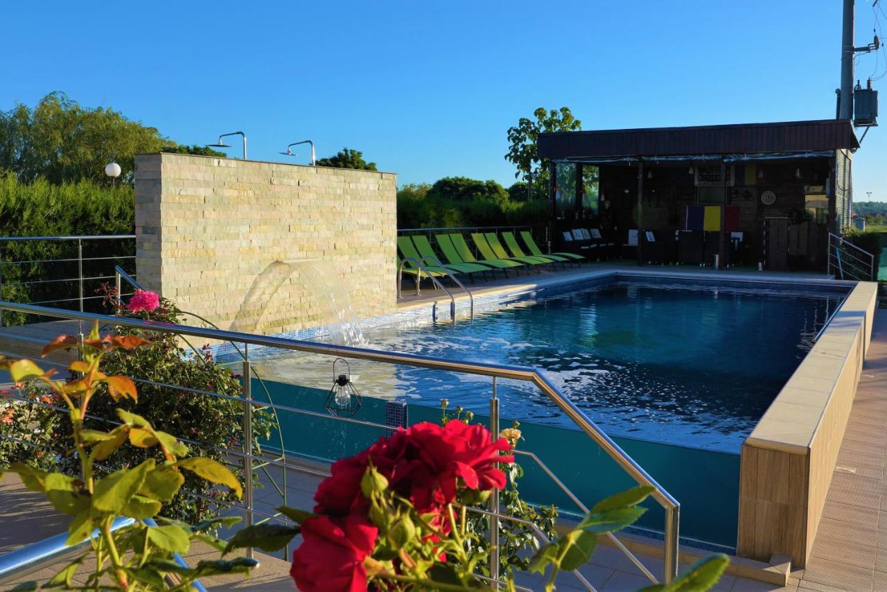 Indeep Club Otel Cumpăna Dış mekan fotoğraf