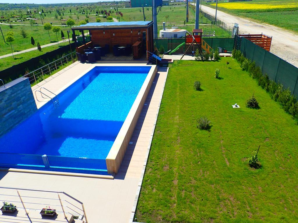 Indeep Club Otel Cumpăna Dış mekan fotoğraf